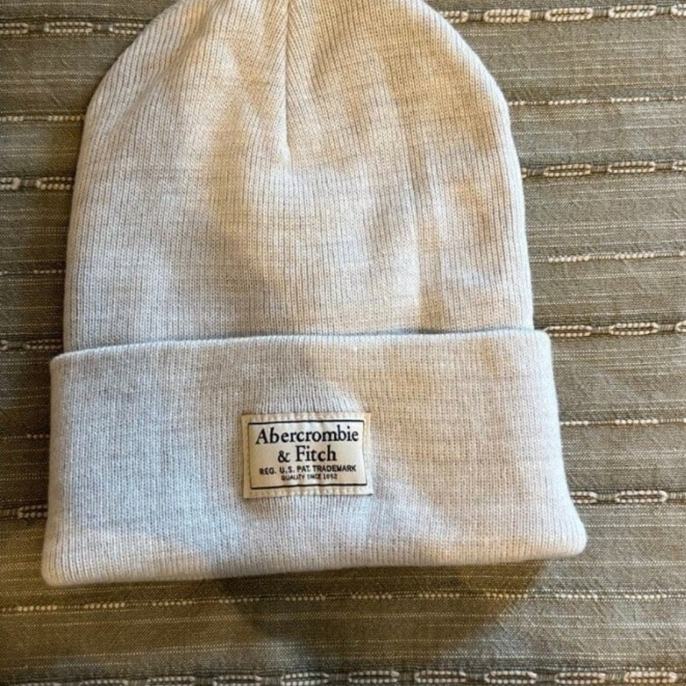Abercrombie & Fitch Gray Beanie unisex